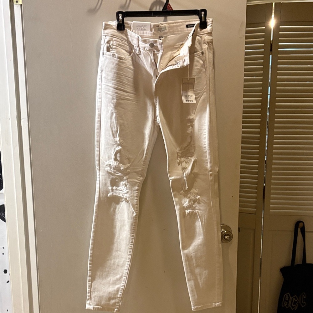 Judy Blue white distressed jeans